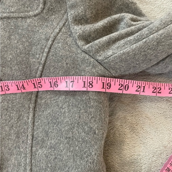 L.L. Bean Bellandi Wool Hooded Toggle Pea Coat Size 4 Petite Old Money Classic - Picture 6 of 8